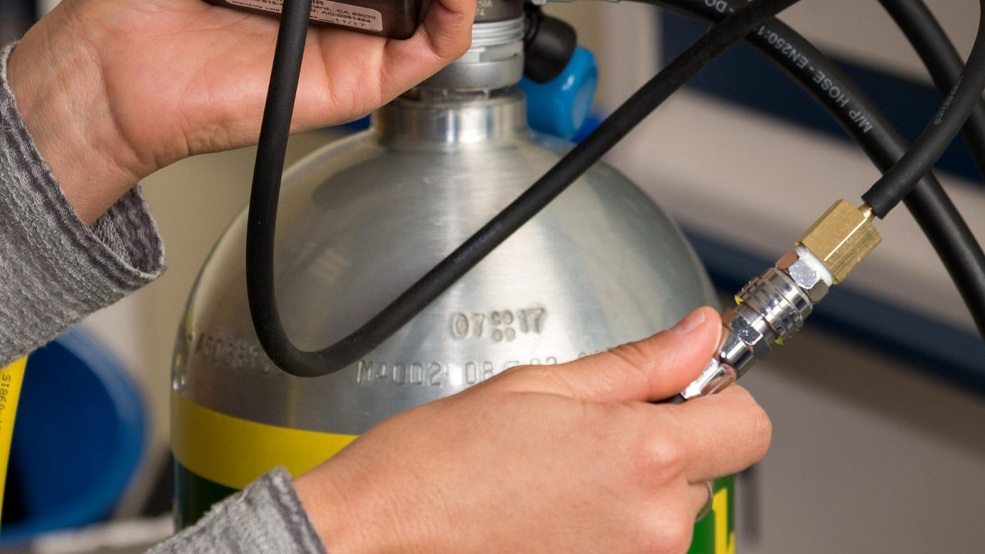 Fill diving cylinder with compressed air